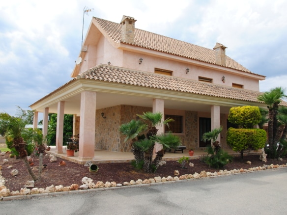 Chalet totalmente equipado en Matola, Elche