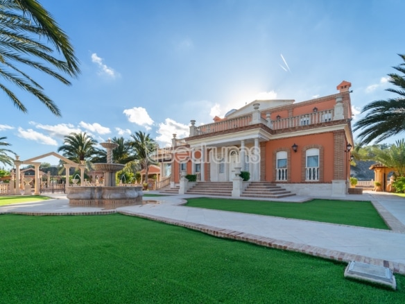 Villa mediterránea, urbanización Bonavista, Elche