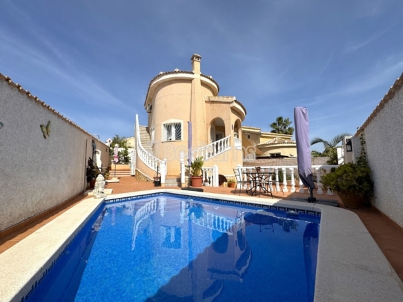 Chalet con piscina, porche y terraza, Ciudad Quesada, Rojales