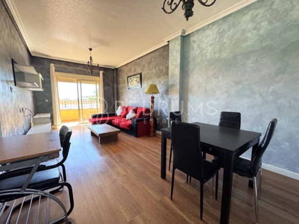 Chalet adosado de 3 alturas con garaje y solárium, Daya Nueva