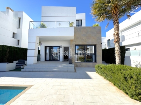 Chalet de 3 alturas con piscina, Ciudad Quesada