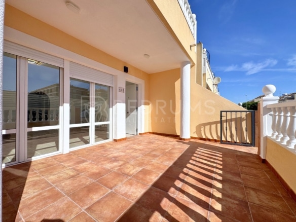 Planta baja reformada con terraza y patio, Los Palacios, Formentera del Segura