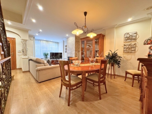 Chalet en residencial privado con garaje y piscina, Ciudad Jardín, Elche