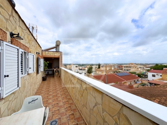 Ático independiente con terraza y barbacoa, Benijófar