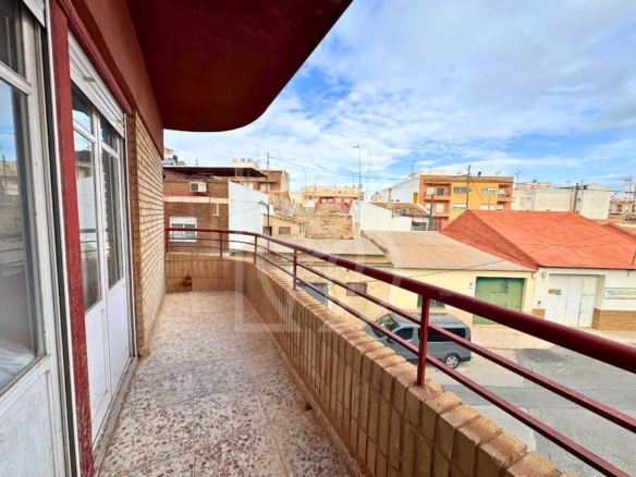 Piso unifamiliar con dos terrazas y un balcón, Almoradí